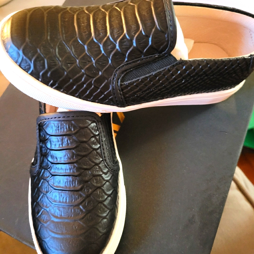 AKID SNEAKER